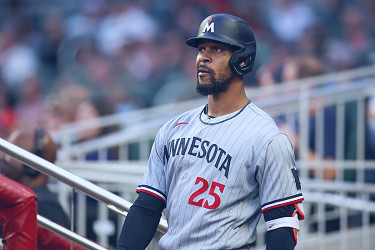 Minnesota Twins Manager Rocco Baldelli Says Byron Buxton Can't Play the  Outfield Yet - Fastball